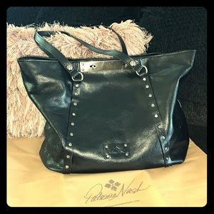Patricia Nash Benvenuto leather bag in black⭐️⭐️